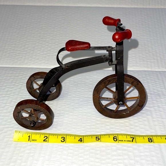 Rustic Tricycle Decor - Picture 4 of 5